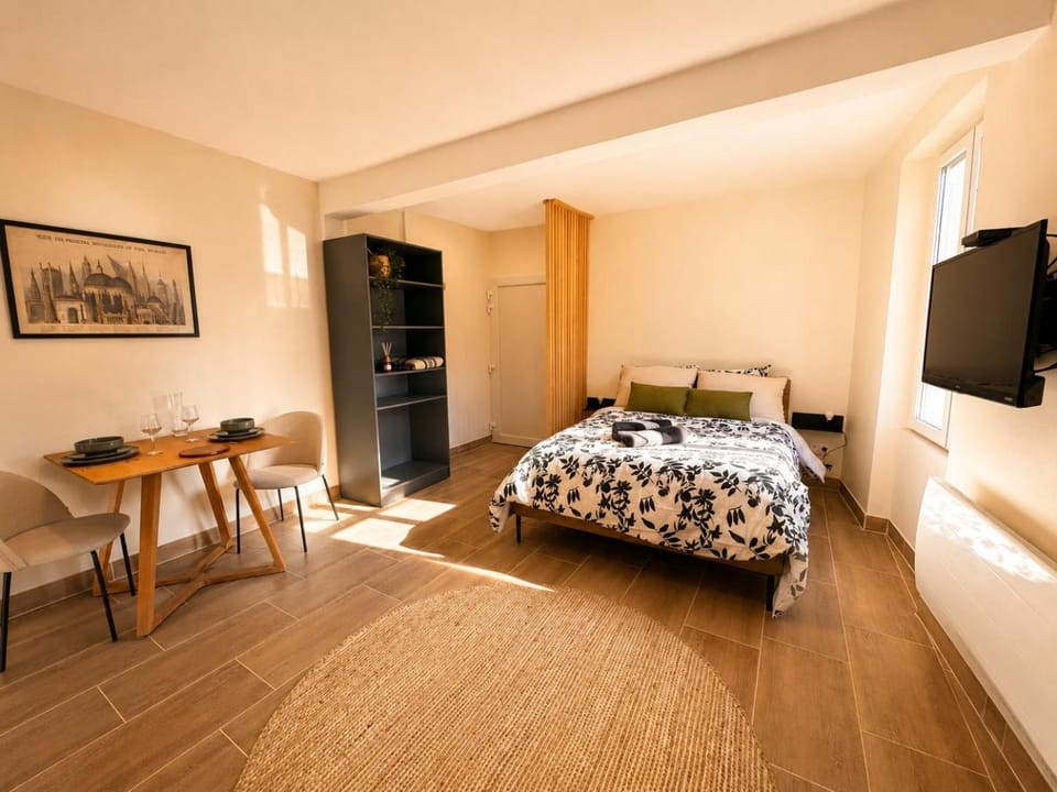 Bed, Bedroom