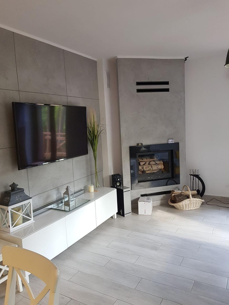 TV and multimedia, Living room, Seating area, fireplace
