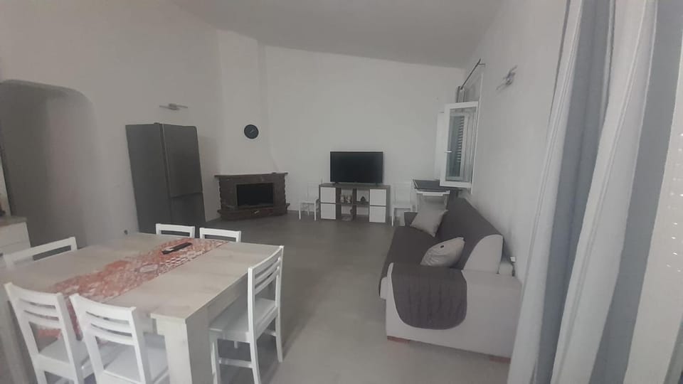 TV and multimedia, Kitchen or kitchenette, Living room, Dining area