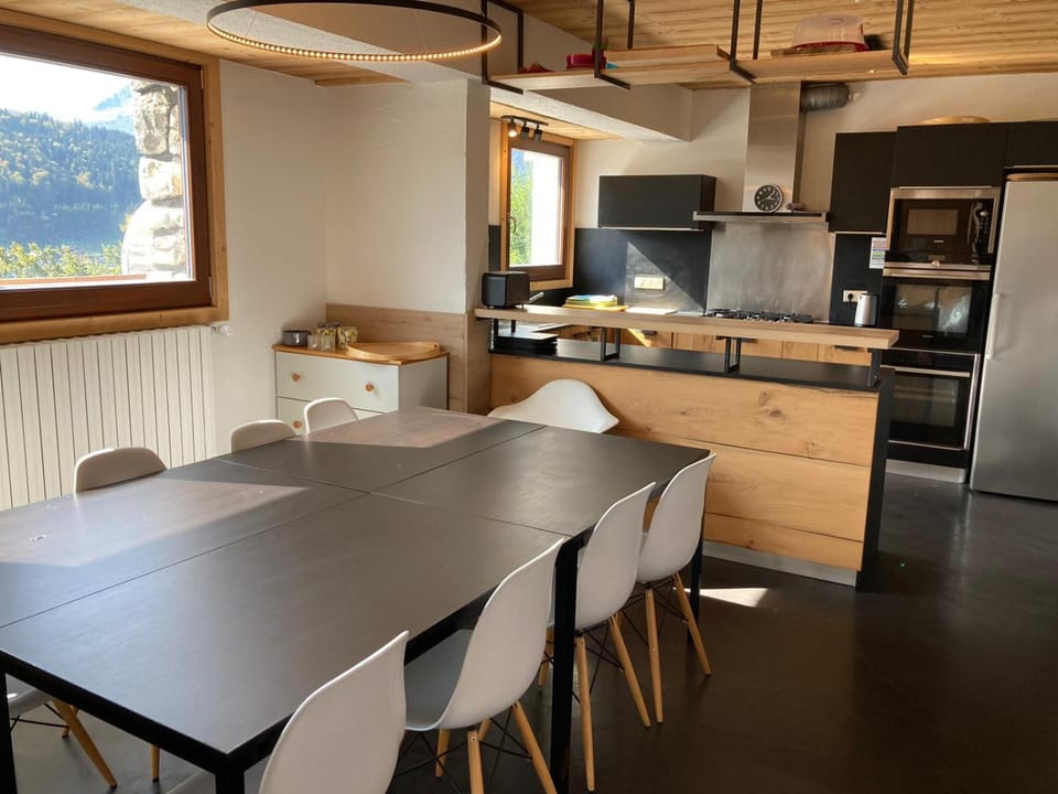 Kitchen or kitchenette, Kitchen or kitchenette, Dining area
