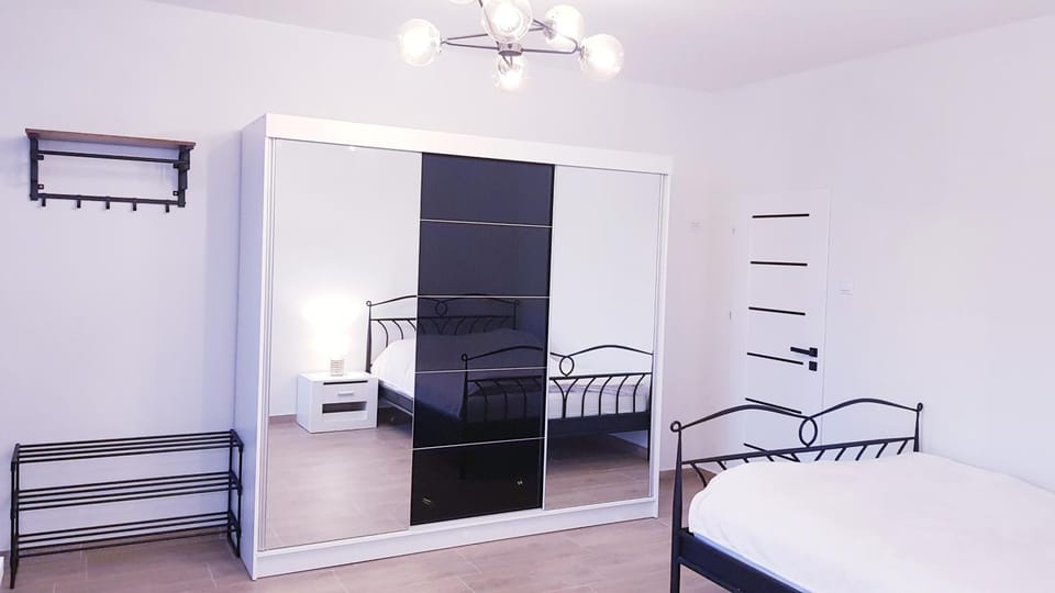 Bed, Photo of the whole room, Bedroom, wardrobe