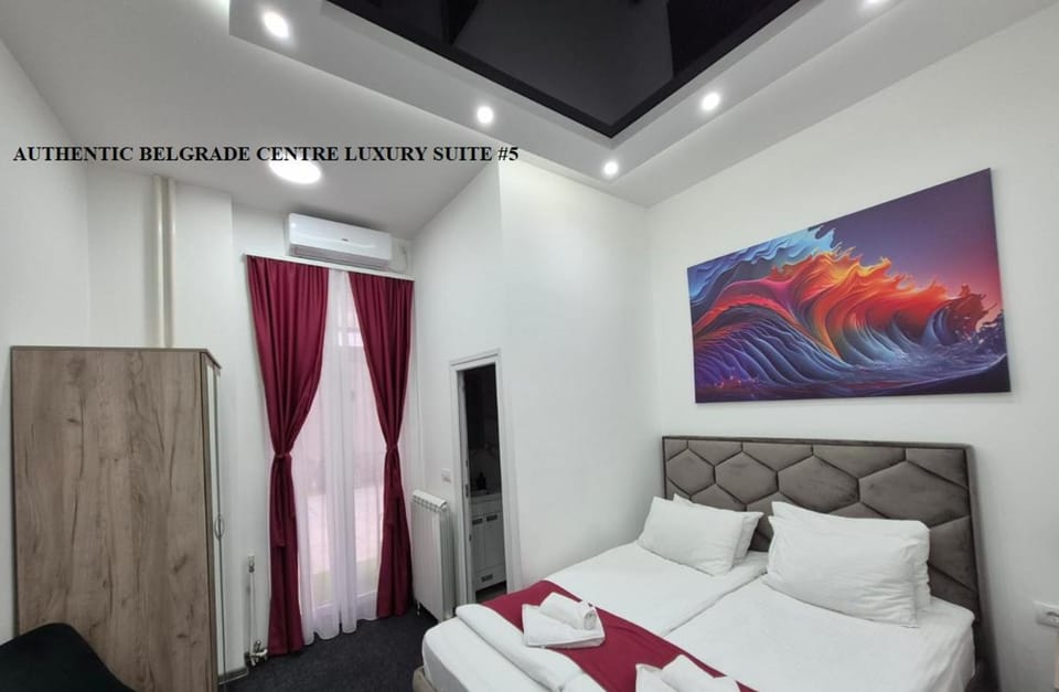 Bed, Bedroom, towels, wardrobe