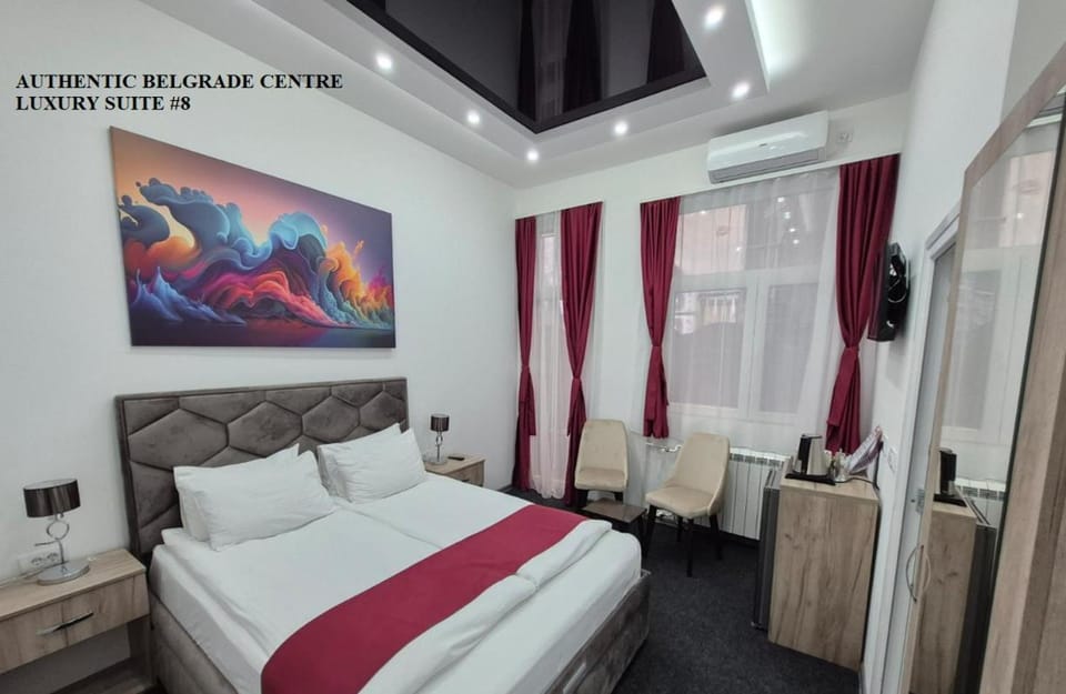 Bed, Decorative detail, Bedroom, wardrobe