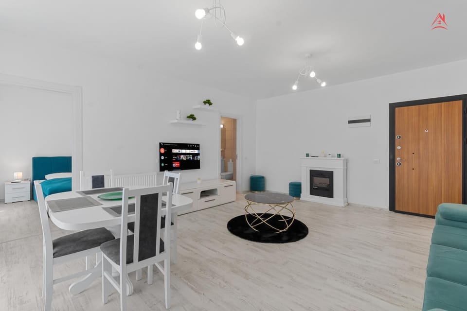 TV and multimedia, Living room, Seating area, Dining area
