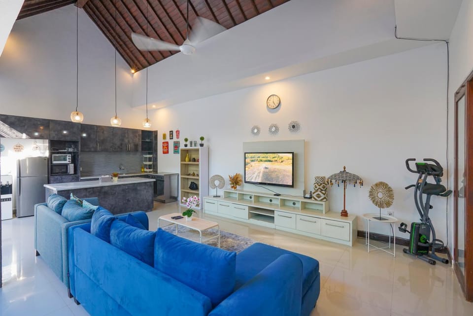Villa Adels 3 bedrooms Seminyak Villa in Kuta