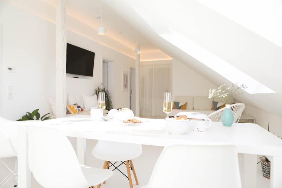 TV and multimedia, Living room, Dining area