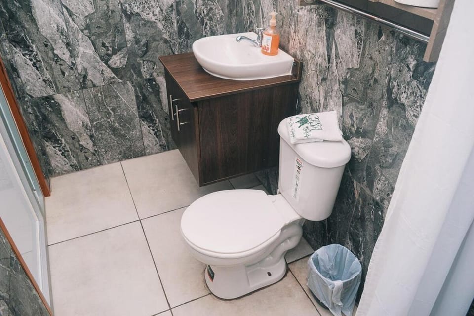 #3 Habitacion Renovada 2-3 personas - AC Apartment in Puerto Ayora