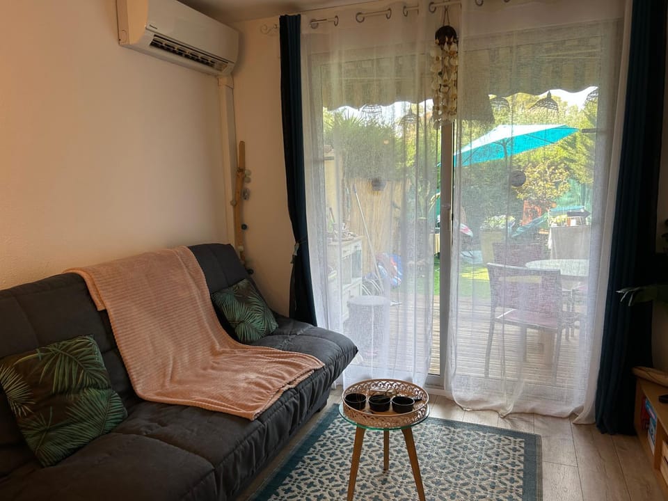 Studio le Mistral Apartment in Saint-Raphael