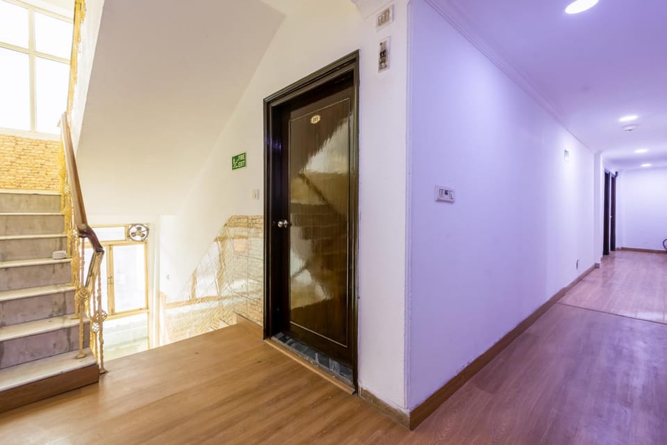 Lobby or reception, Location