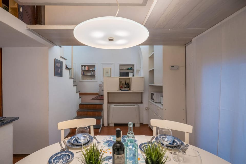 Kitchen or kitchenette, Food and drinks, Seating area, Dining area, Food, minibar, pet friendly