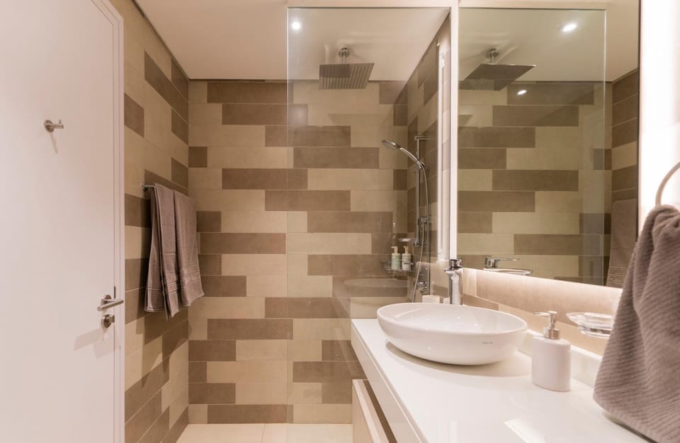Studio with pool and private beach access on Palm Jumeirah Apartment in Dubai