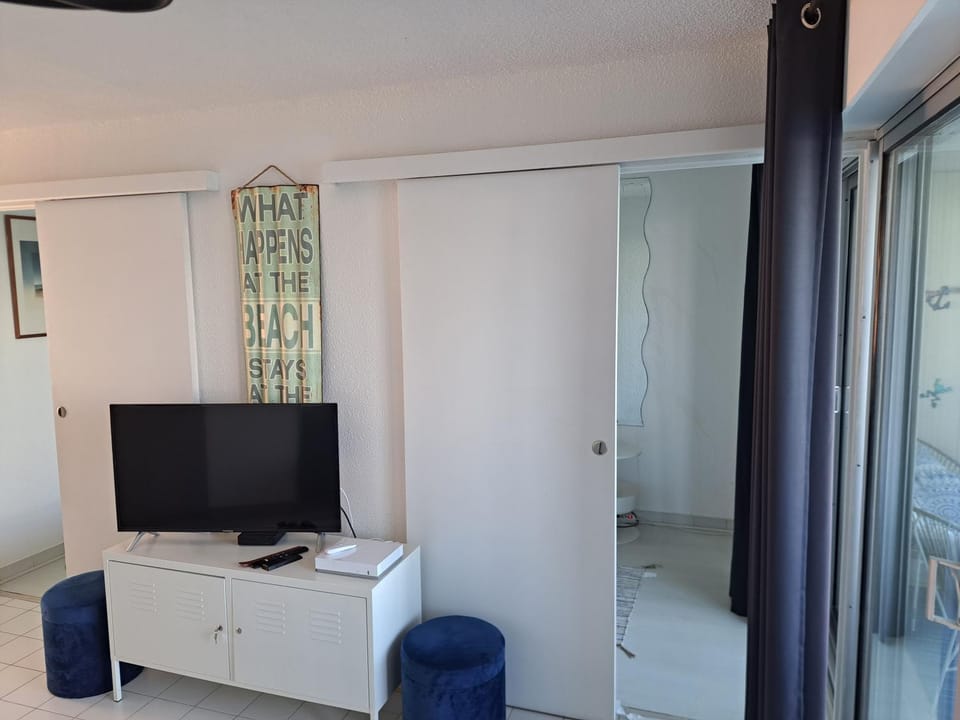 La Brigantine 591, T3, vue mer, parking, wifi Apartment in Agde