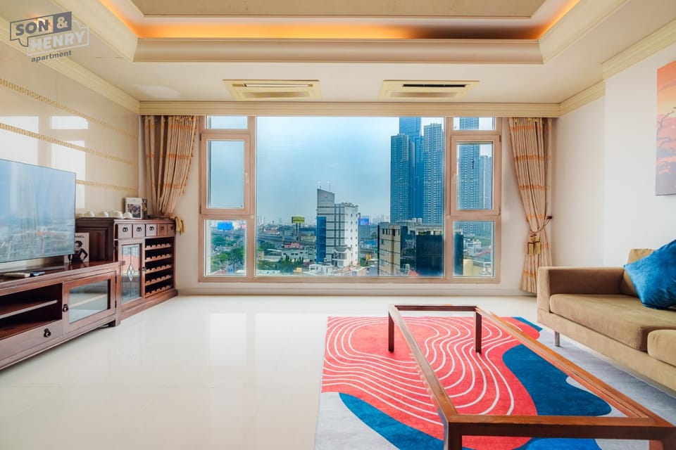 TV and multimedia, Living room, Seating area, City view