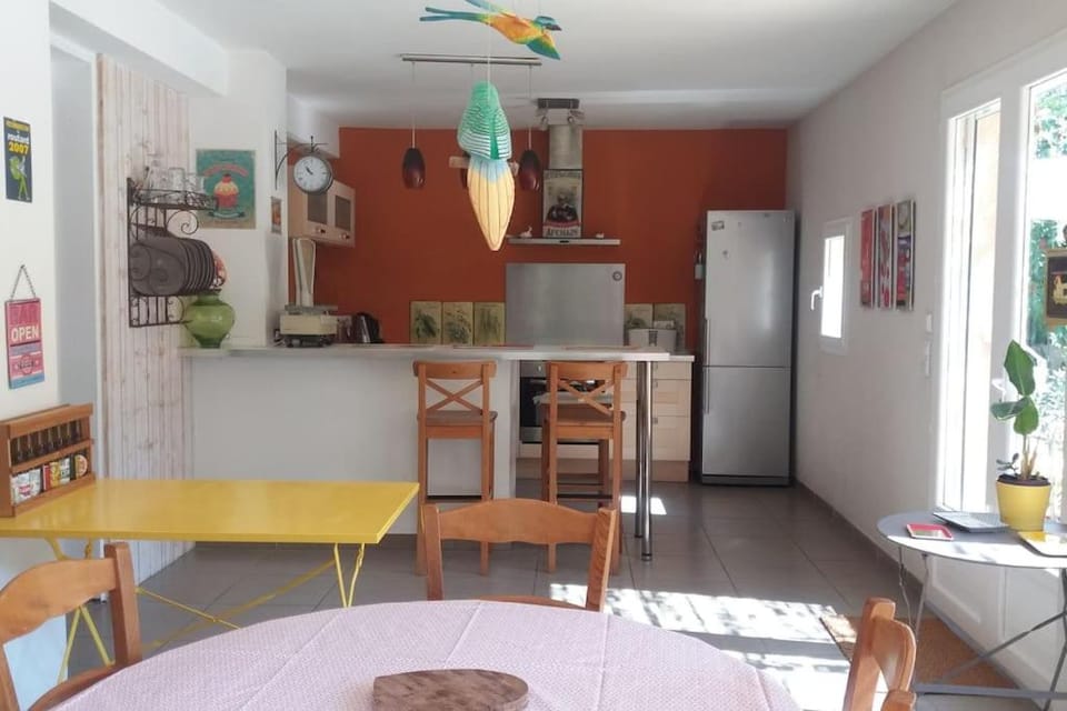 Au goût du miel. Luberon-Provence. House in Provence-Alpes-Côte d'Azur