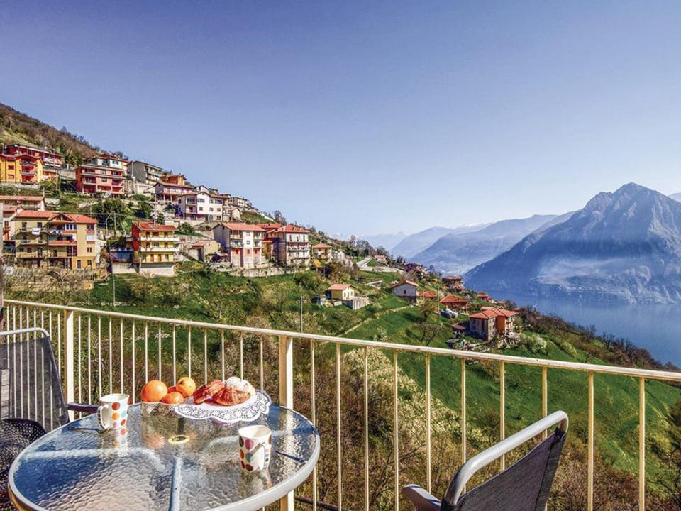 View (from property/room), Balcony/Terrace, Mountain view