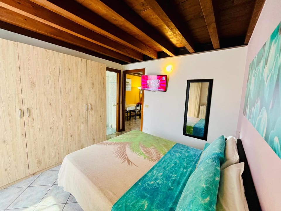 Palm Beach Desenzano Central Apartment with balcony Apartment in Desenzano del Garda