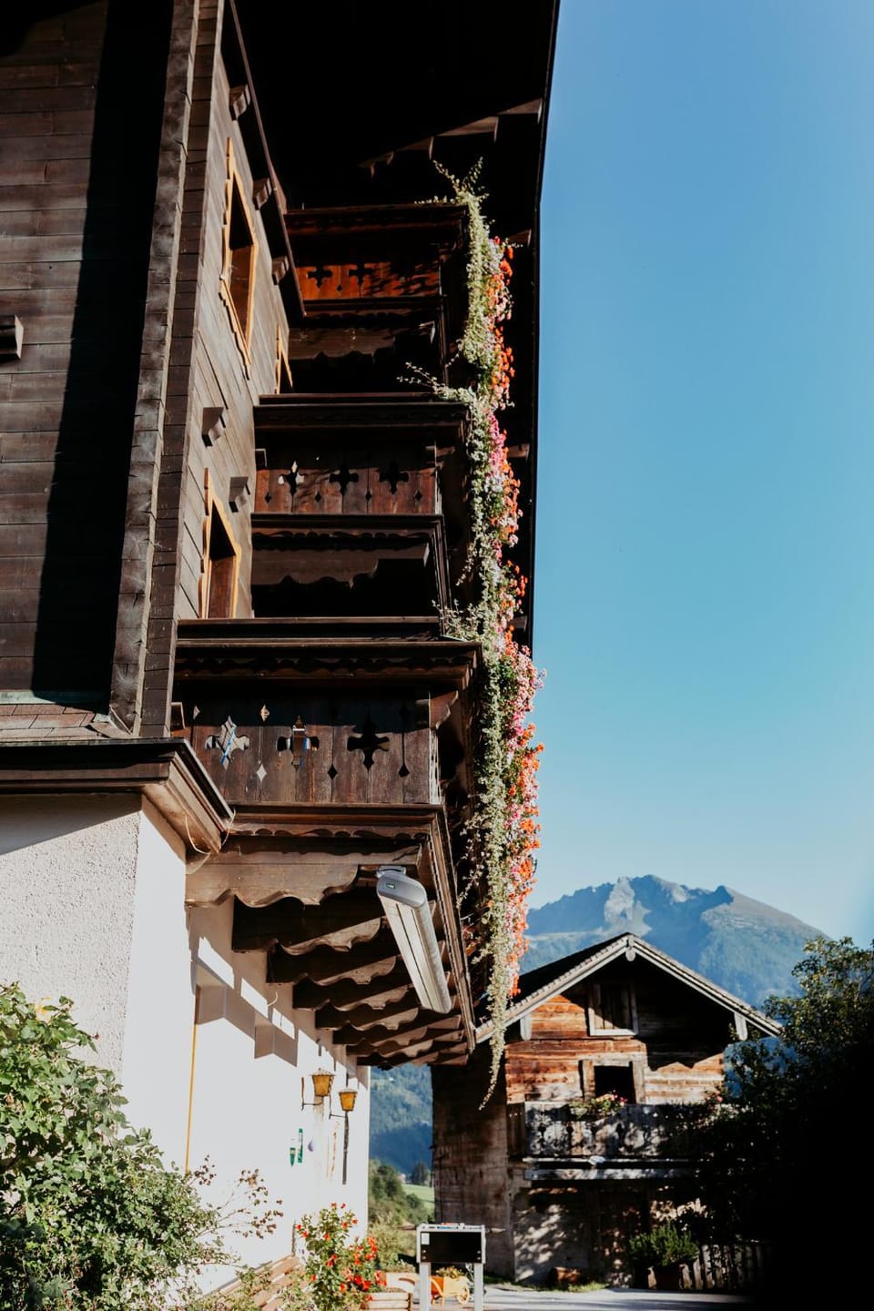 Property building, Balcony/Terrace, Mountain view