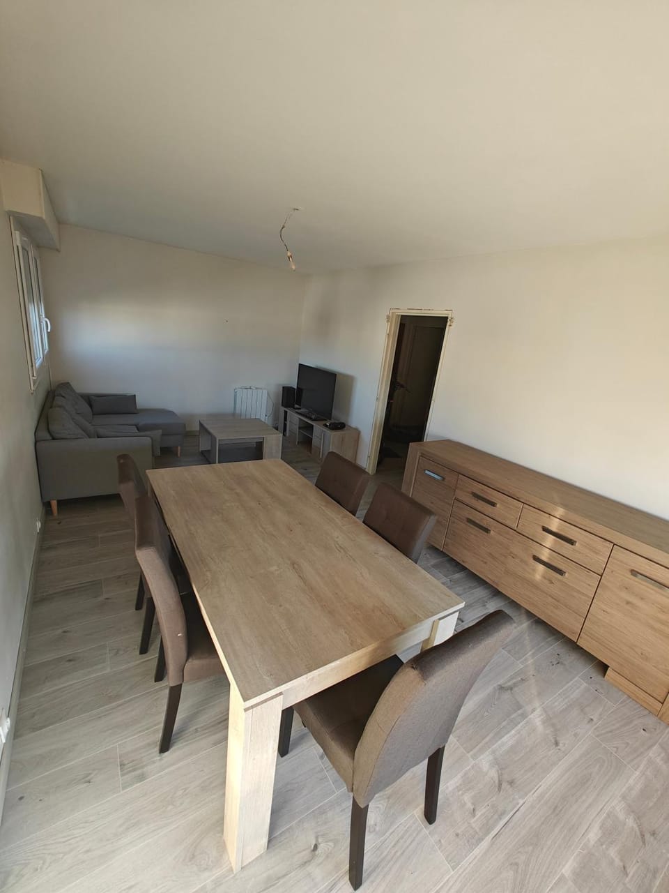 TV and multimedia, Living room, Dining area