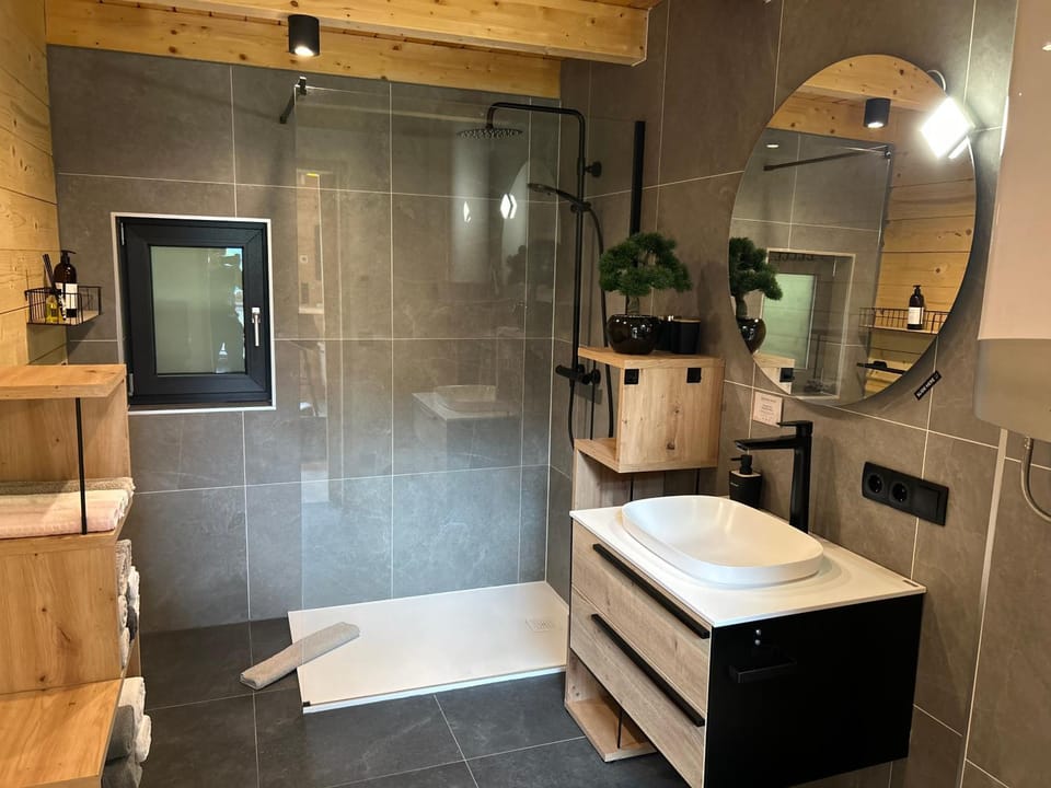 Shower, Bathroom