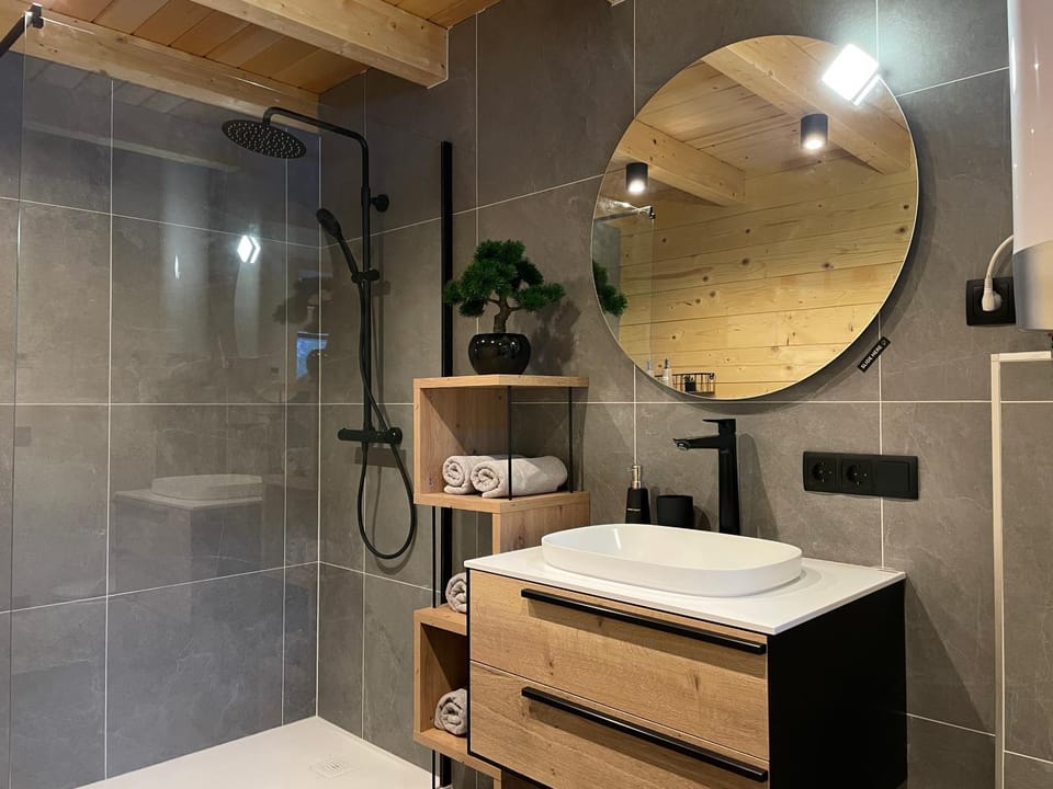 Shower, Bathroom, towels