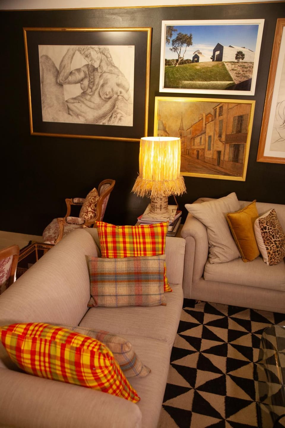 Living room, Seating area