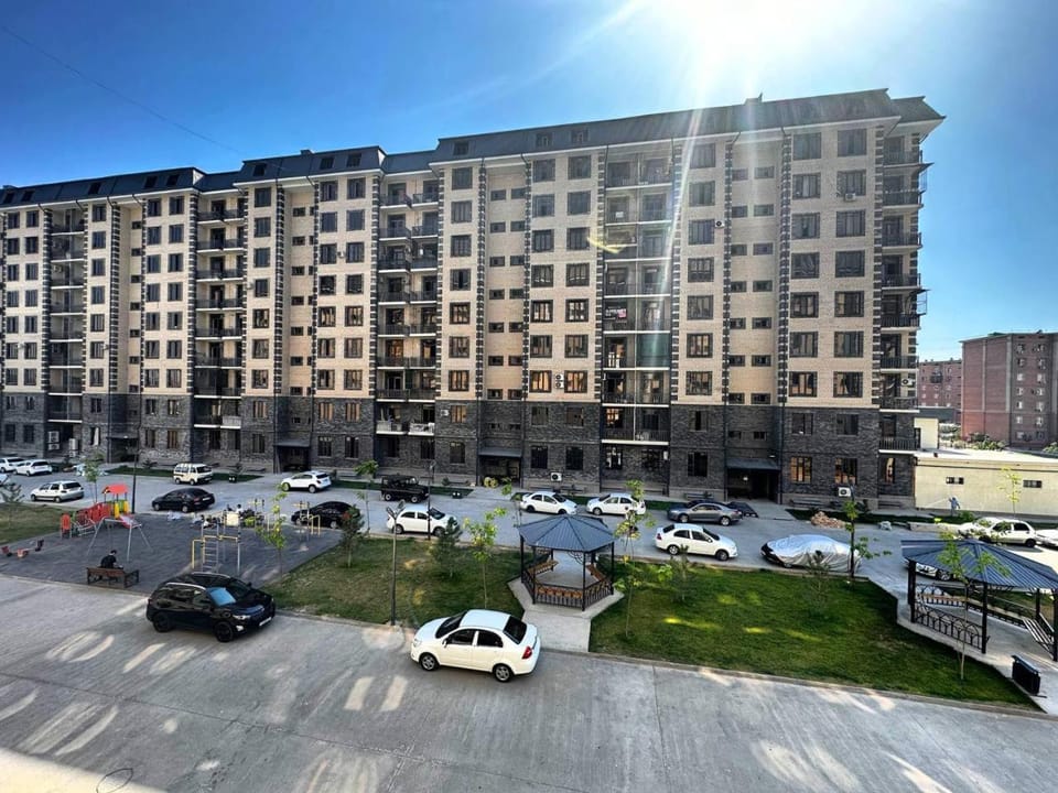 Property building, Day, City view, Street view, Location, Parking