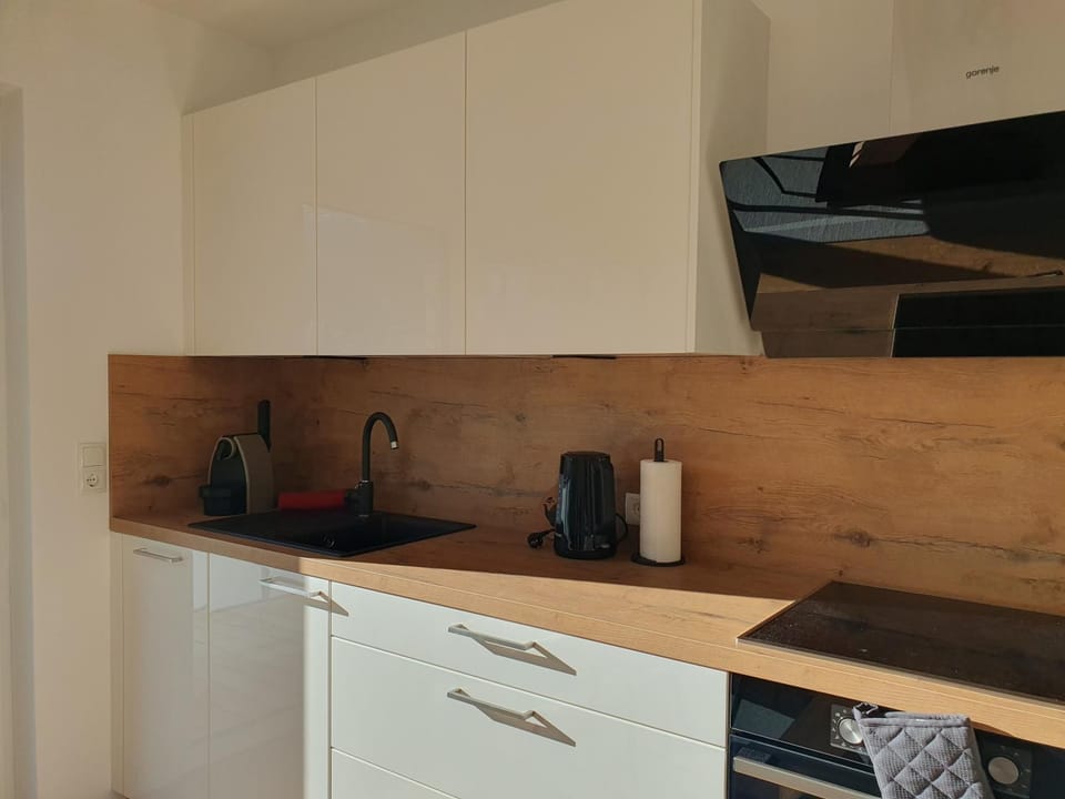 Coffee/tea facilities, Kitchen or kitchenette