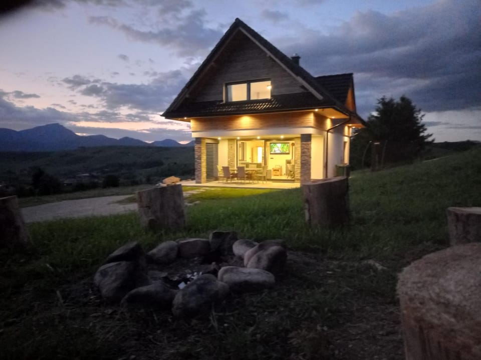 Property building, Natural landscape, Mountain view
