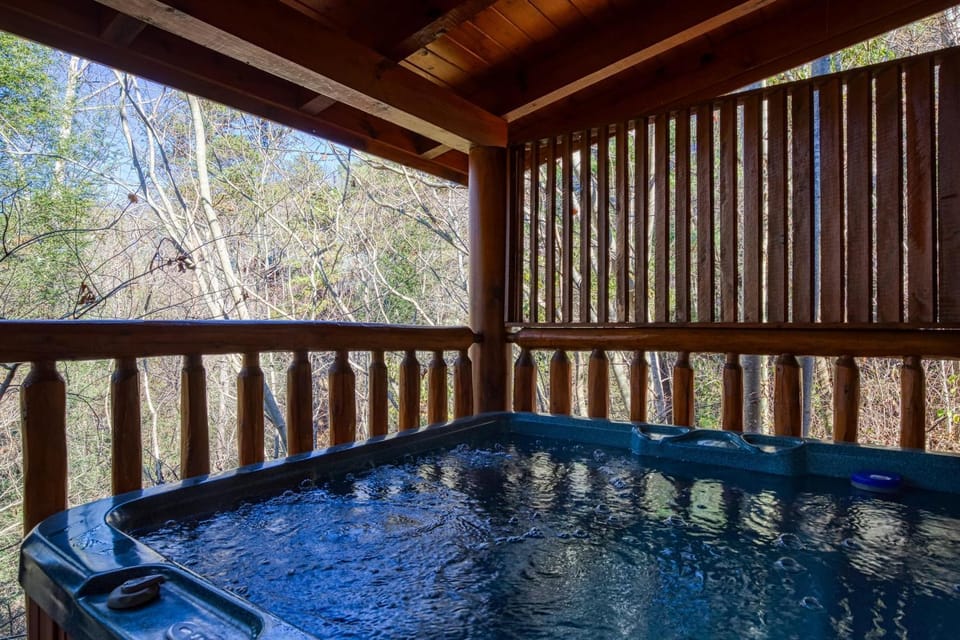 A Bear Creek Crib #1905 House in Pigeon Forge