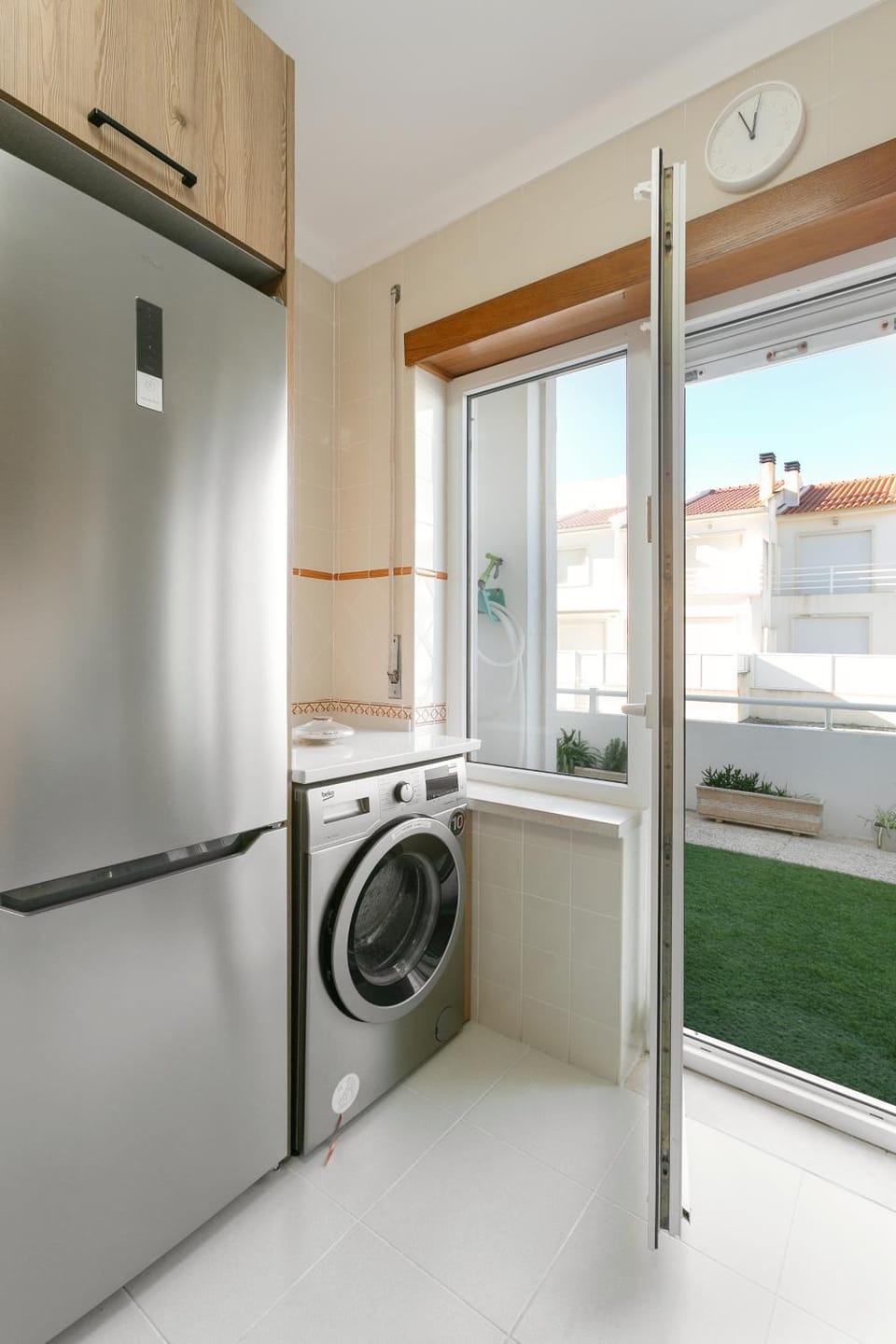 laundry, kitchen