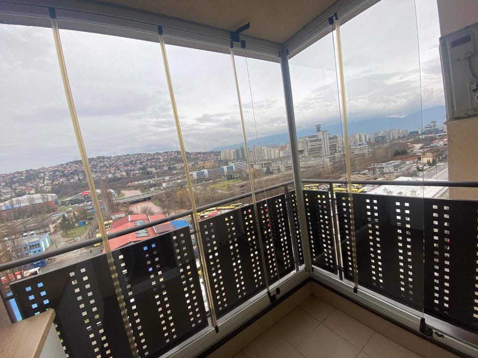 Balcony/Terrace, City view