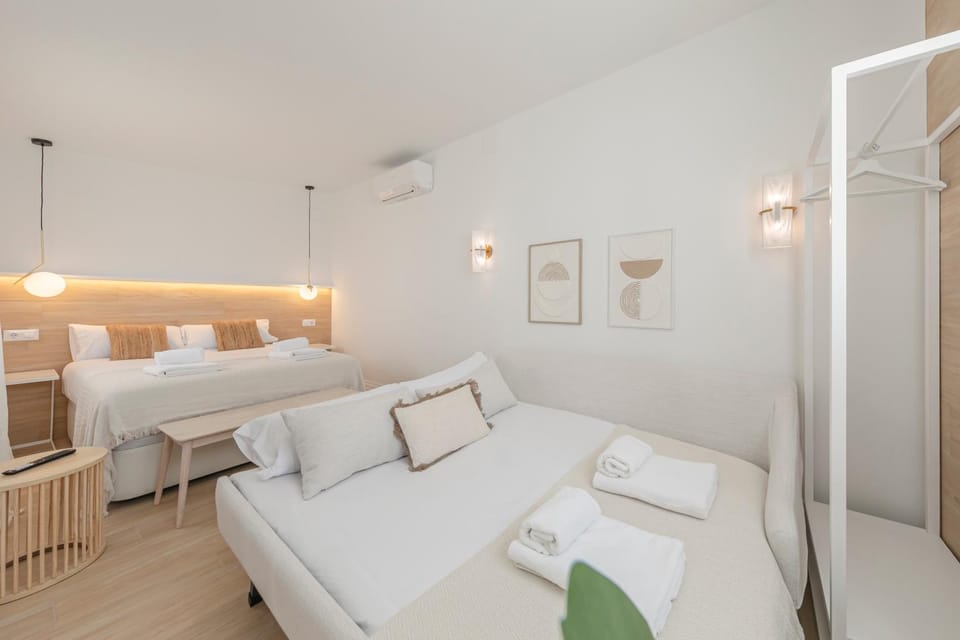 Bed, Photo of the whole room, Bedroom, towels, wardrobe