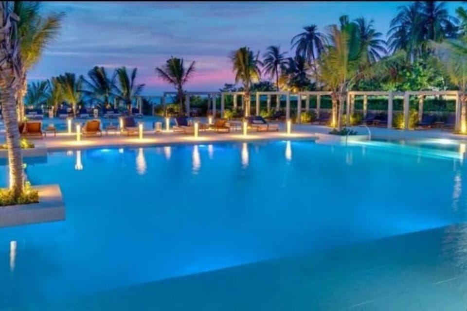 Night, Swimming pool