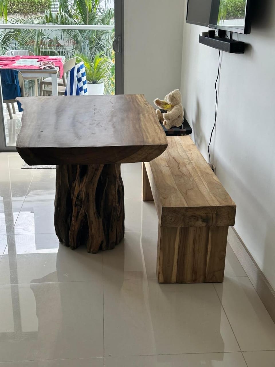 Living room, Dining area