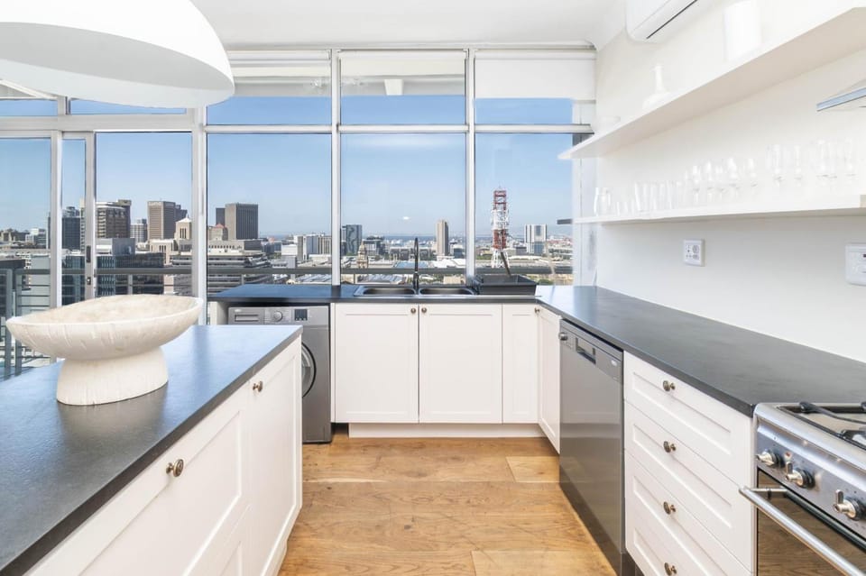 Cozy 3 Bedroom Family Apartment Apartment in Cape Town