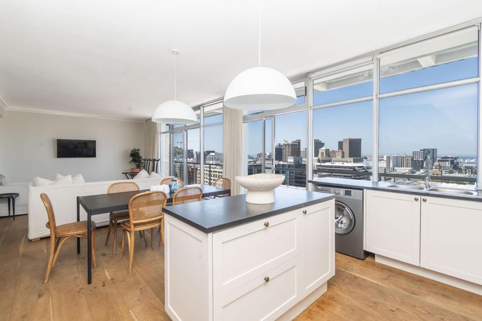 Cozy 3 Bedroom Family Apartment Apartment in Cape Town