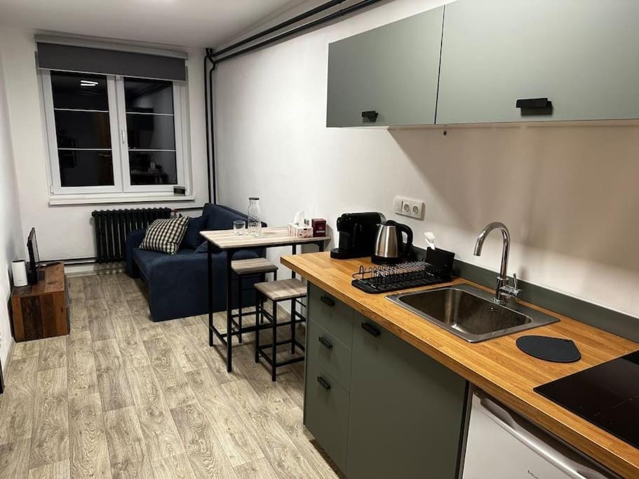 Coffee/tea facilities, Kitchen or kitchenette