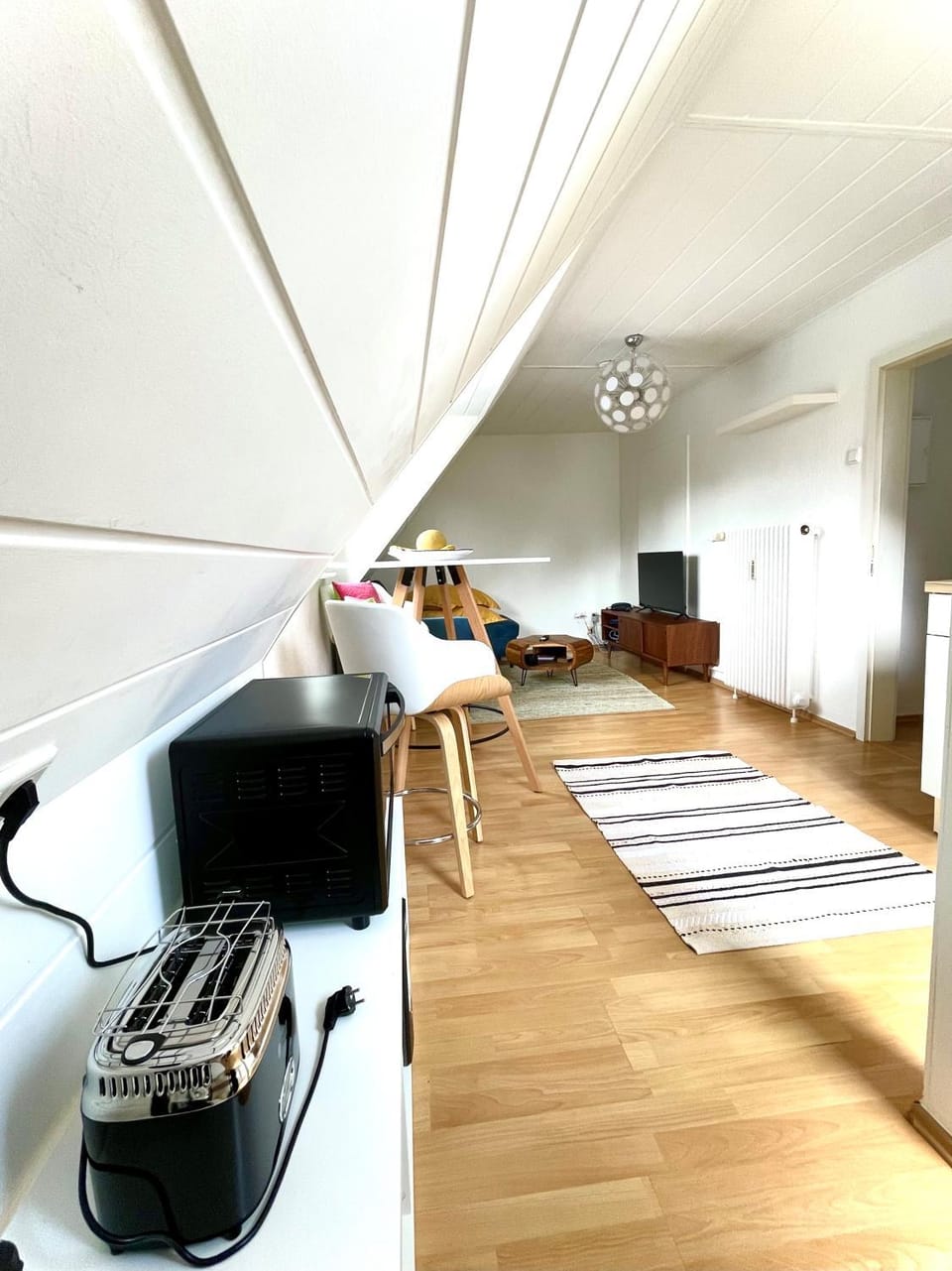 Communal lounge/ TV room, TV and multimedia, Kitchen or kitchenette, Living room, Seating area, Dining area