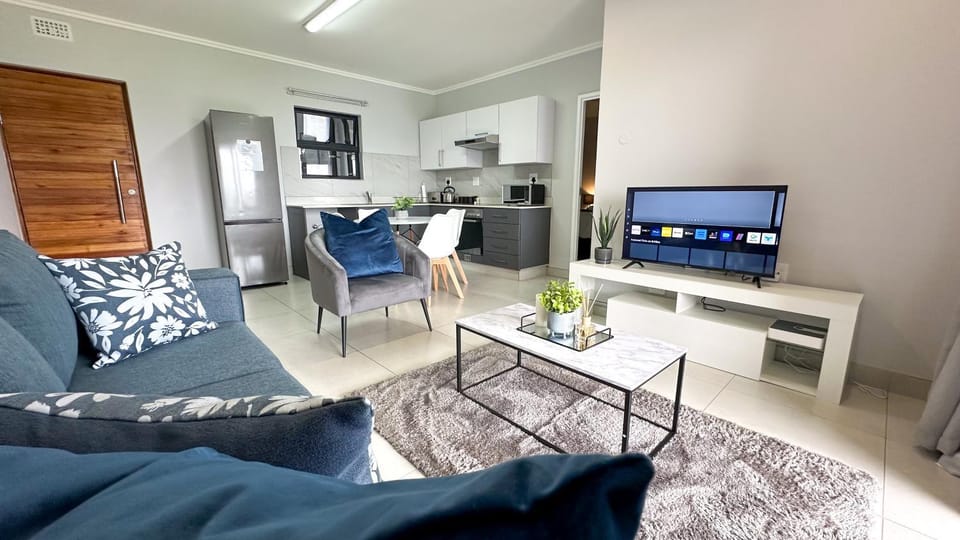 TV and multimedia, Living room, Seating area, hair dresser