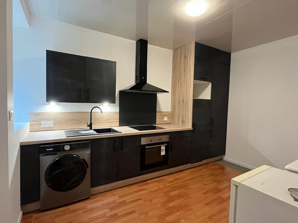 oven, washing machine, kitchen