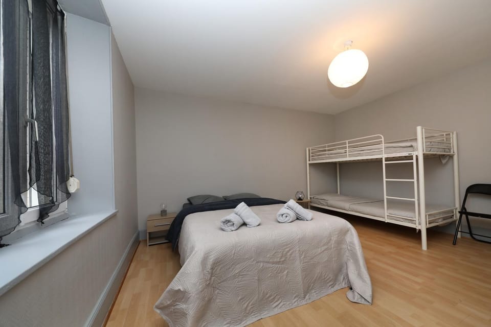 Bed, Bedroom, bunk bed