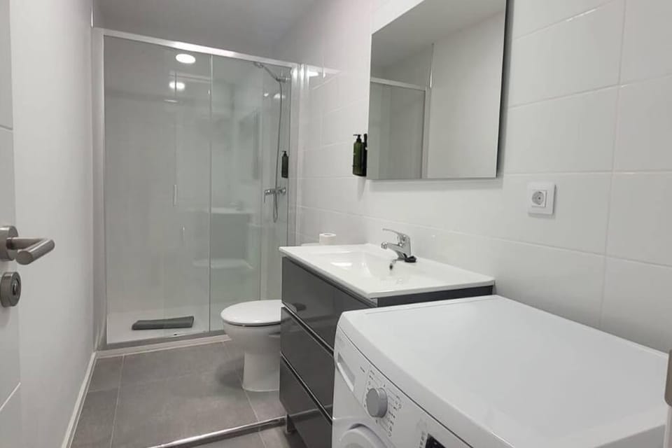 Bathroom, washing machine