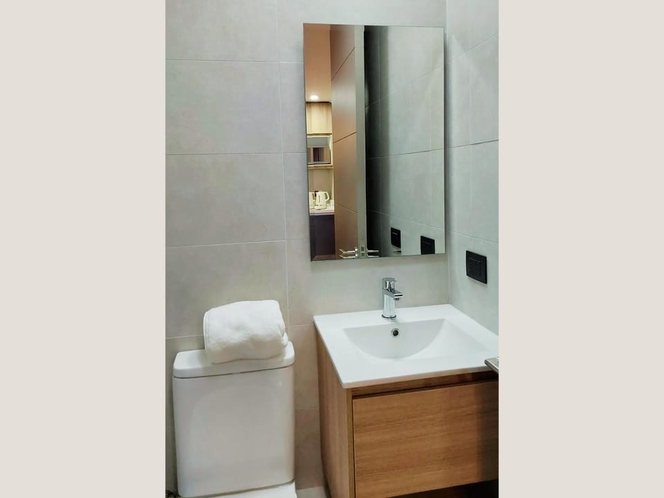 Bathroom, towels