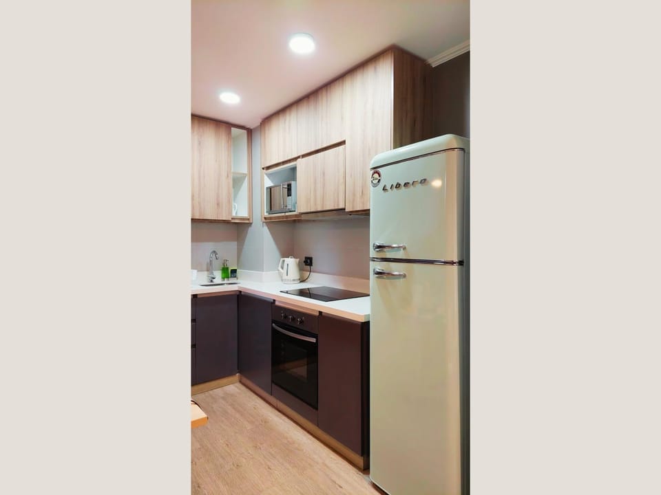 Kitchen or kitchenette, pet friendly, stove