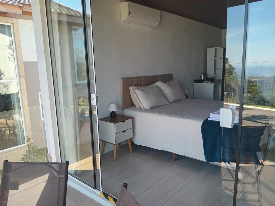Bed, Day, Natural landscape, Balcony/Terrace, Seating area, Bedroom