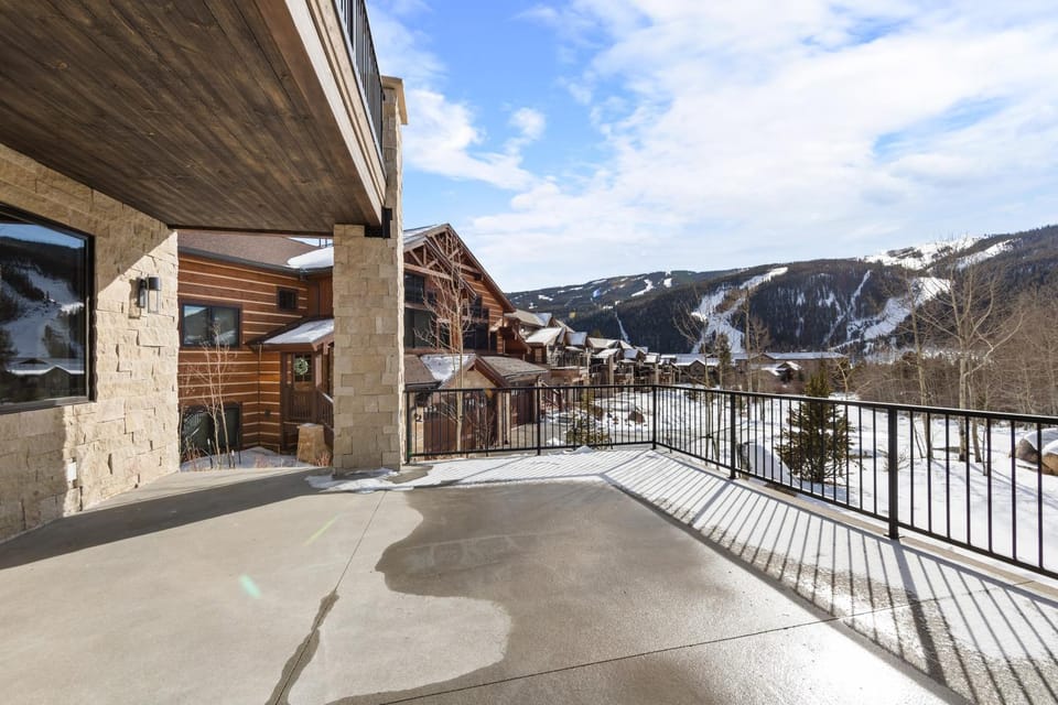 200 Caravelle Drive : 3 Villa in Keystone
