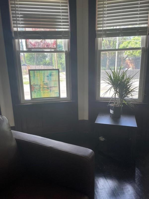 1905 Historic Detroit Home Near City Apartment in Windsor