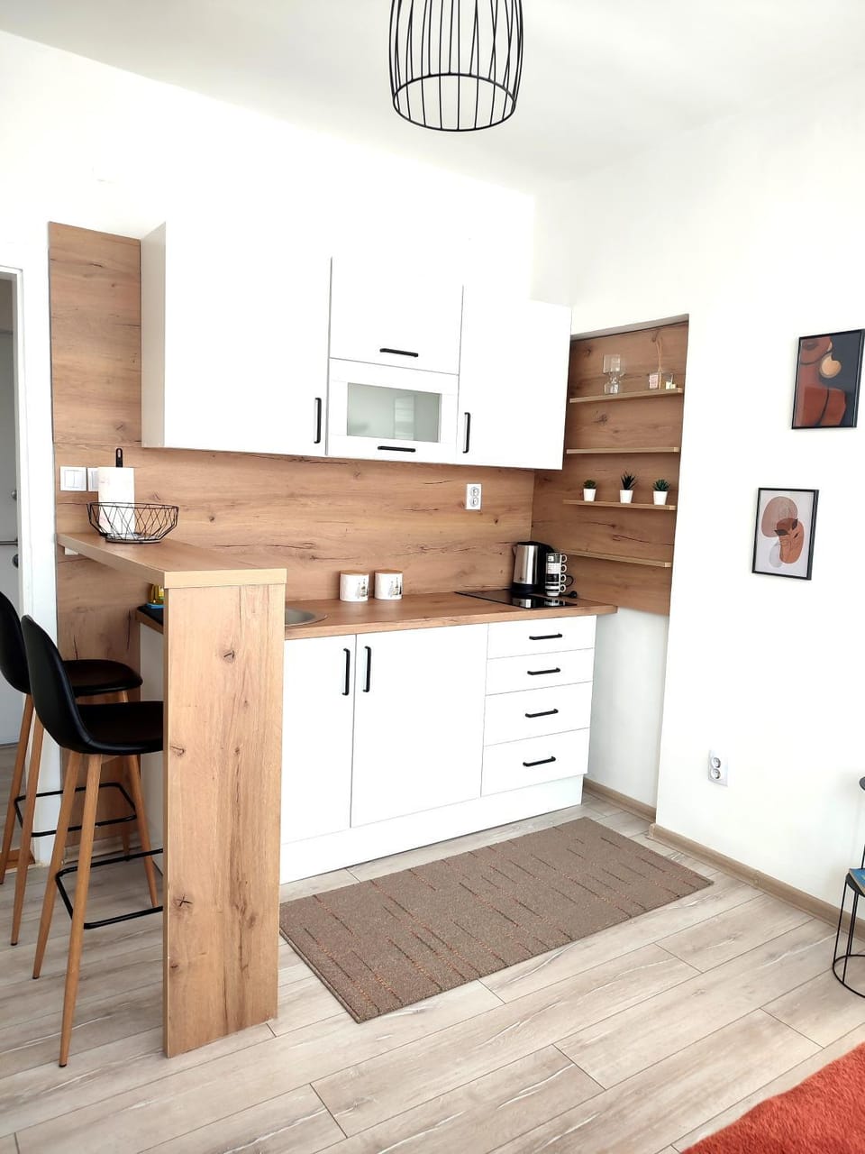 Kitchen or kitchenette, kitchen
