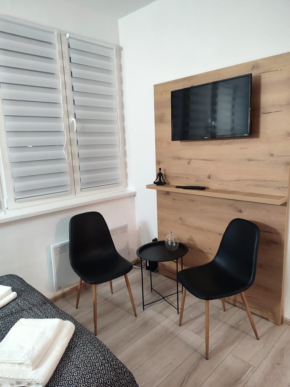 TV and multimedia, Seating area