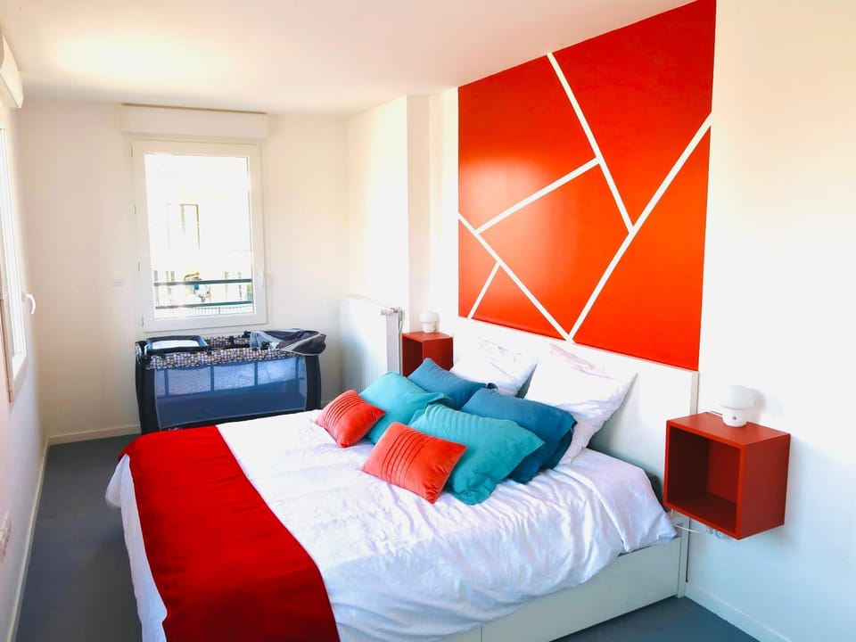 Bed, Photo of the whole room, Bedroom, cot